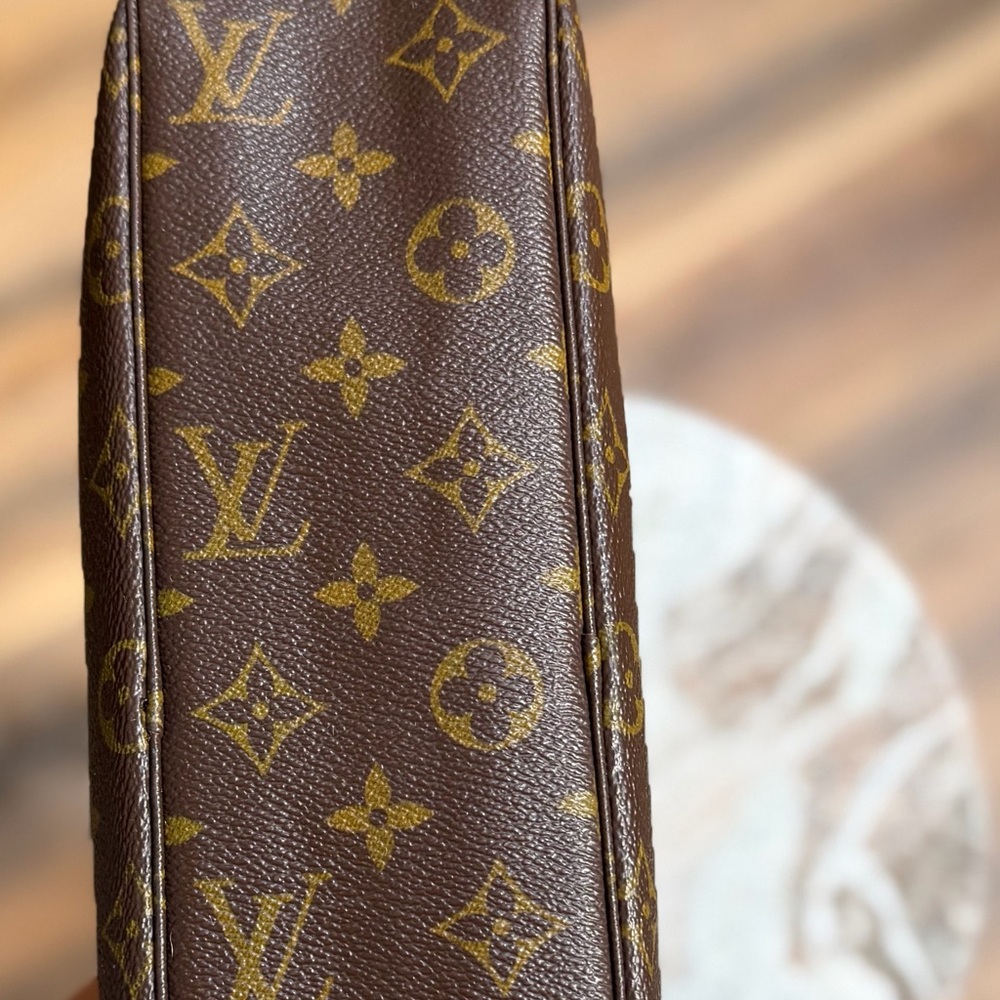 LOUIS VUITTON toiletry 28 - Picture 4 of 8
